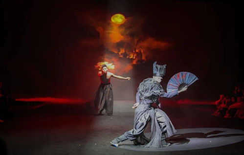 北服時裝周“囿戲” 2021屆戲劇與影視服裝設計專業畢業展演的教育文化價值